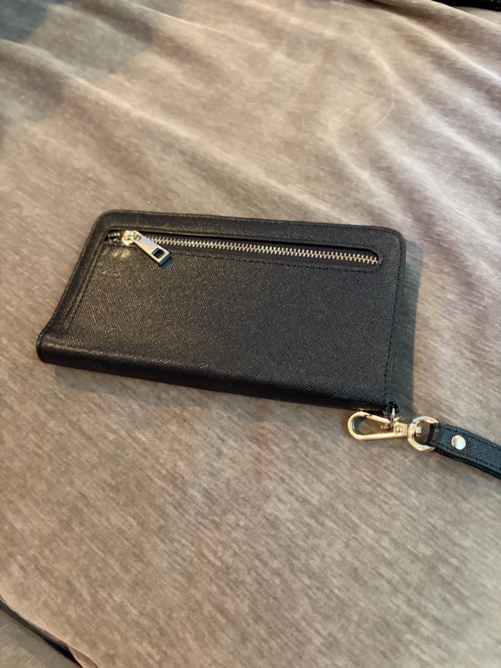 Black Zip Wristlet Wallet with External Pocket